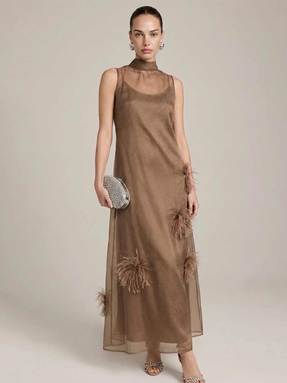 NWT o.p.t Naia Organza w/
Feather Detail Dress Few Moda
Size Small